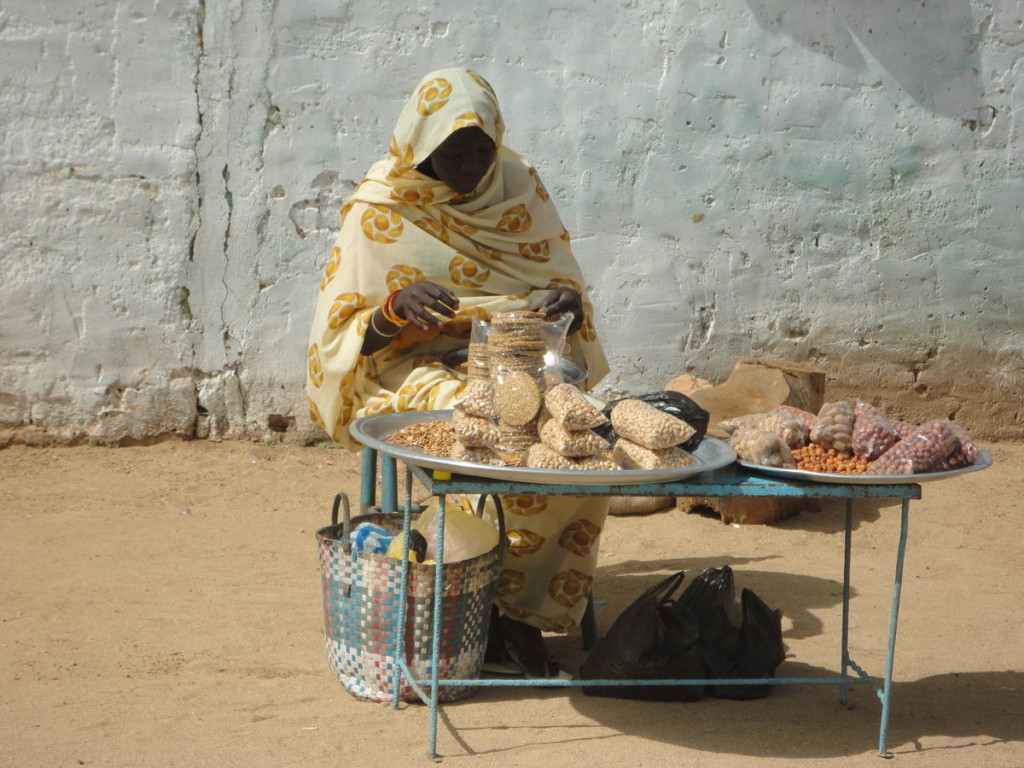 Sudanese woman in the 45 degree heat